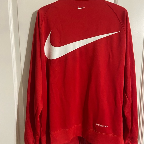 NIKE SWOOSH RED HOODIE - Picture 2 of 3